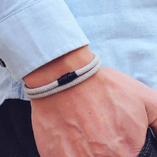 Pulseira Masculina Minimalista de Corda – Estilo e Aventura em Um Só Acessório