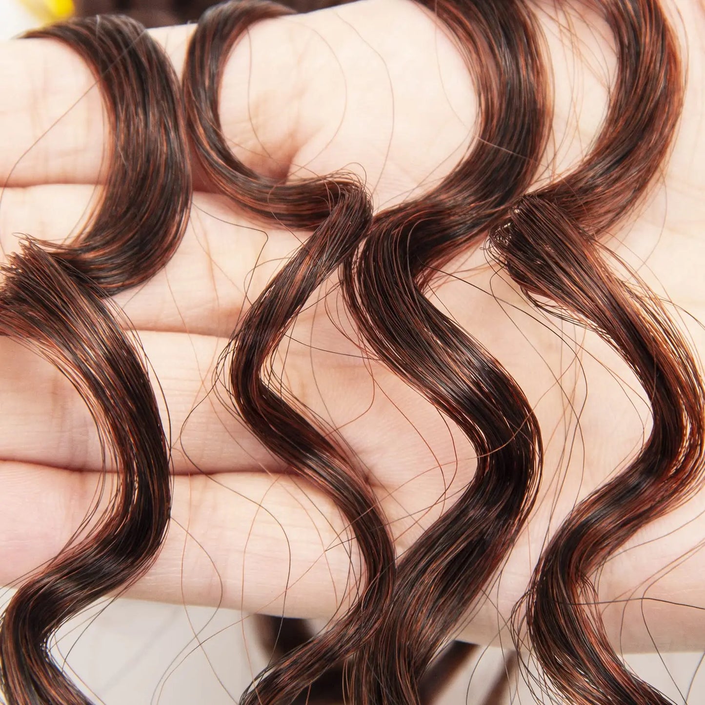 Cachos Boho Lux – Extensões Onduladas para um Visual Poderoso